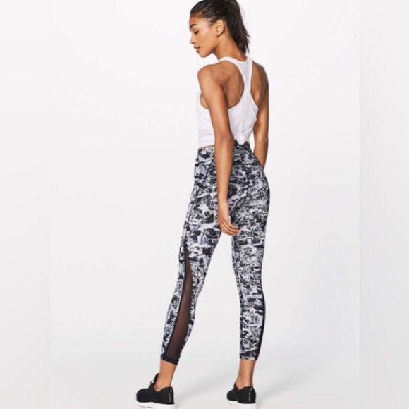 Lululemon Train Times 7/8 Pant (25" )
Interlaced Starlight Black / Black - Picture 1 of 13